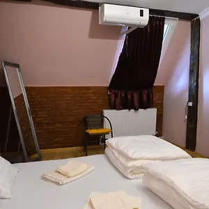 Natia's On Dadiani St. Апартаменты Тбилиси